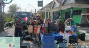 LSM GMBI kembali, melalui giat sosialnya Berbagi air bersih Pada warga dusun tanggulangin.Desa Ganggang. Kec Balongpanggang