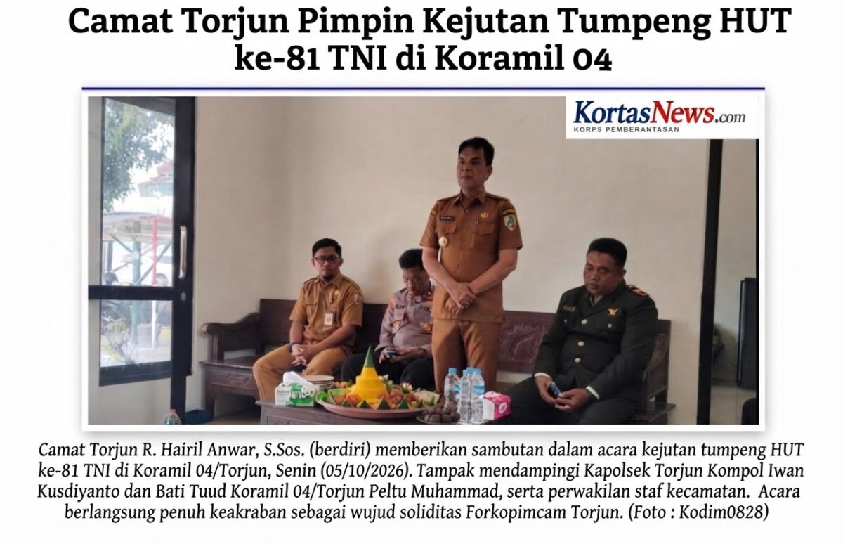 Rayakan HUT ke-81 TNI, Forkopimcam Torjun Kompak Datangi Koramil Bawa Tumpeng