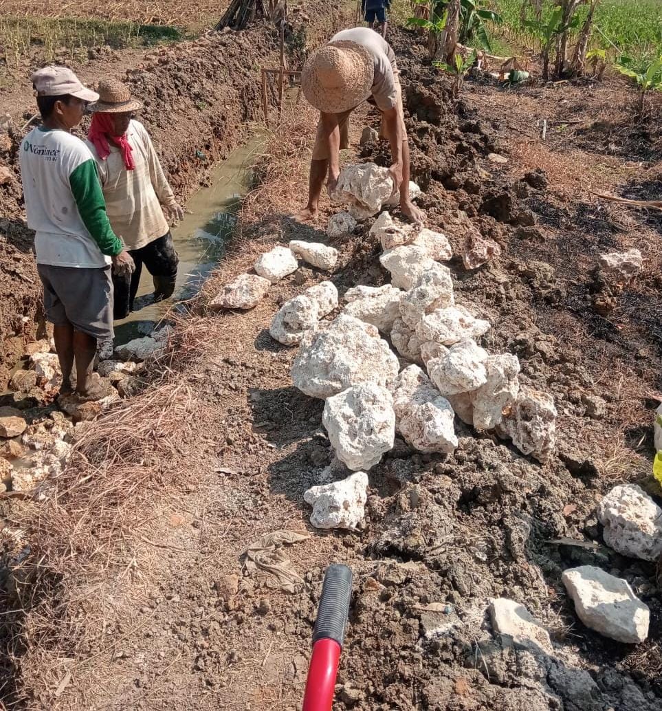 Proyek Irigasi Lama Digarap Lagi di Sumedangan, Papan Nama Tak Ada, Kades Mengaku Tak Tahu