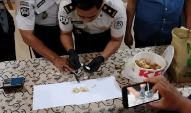 Modus Ayam Goreng Cepat Saji, Ibu Kandung Selundupkan 17,11 Gram Sabu ke Lapas Porong Sidoarjo