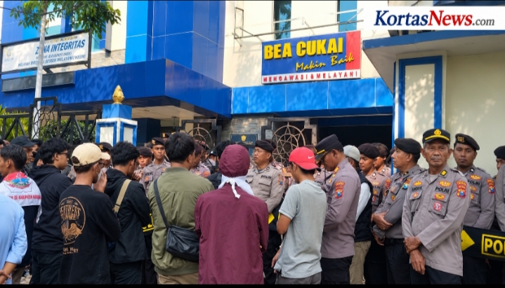 Bea Cukai Madura Dikepung Dua Hari Berturut-turut, BEM Se-Pamekasan Desak Usut Tuntas Teror Bos Rokok Marbol Terhadap Ibu dan Anak