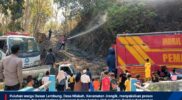 Siang Membara di Lembung: Warga dan Damkar Sampang Padamkan Kebakaran Hutan Bambu